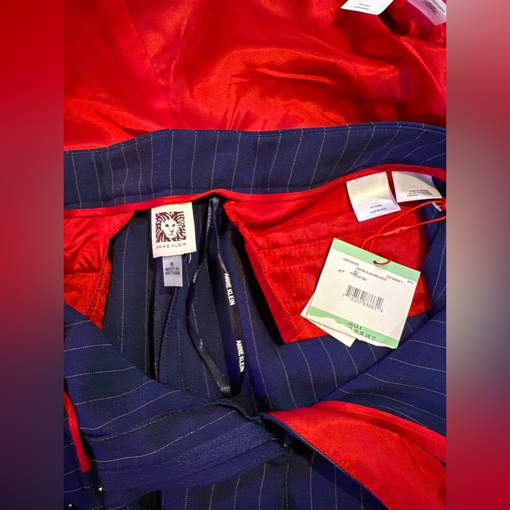 NWT Anne Klein Navy Pinstripe Suit, 6/8 - Picture 14 of 16